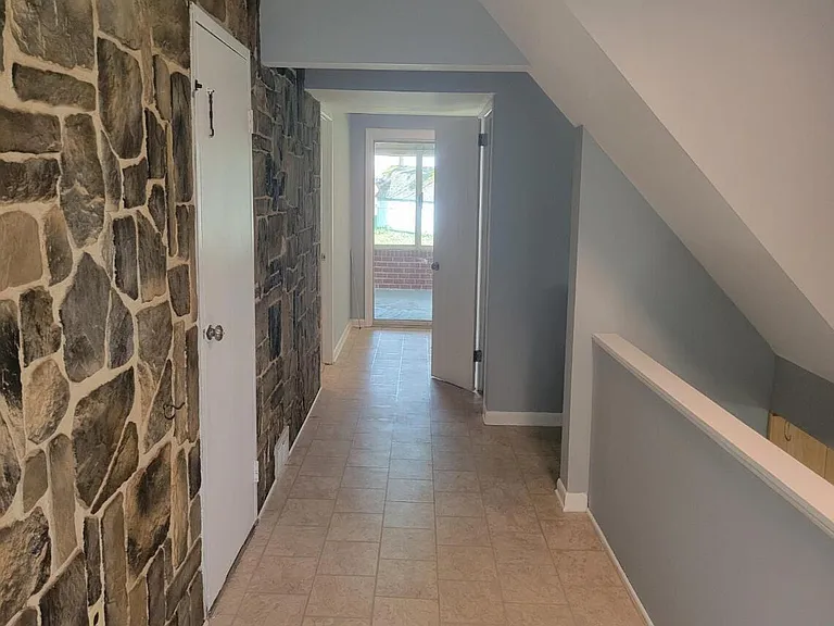 1423 Carson Rd — Photo 15