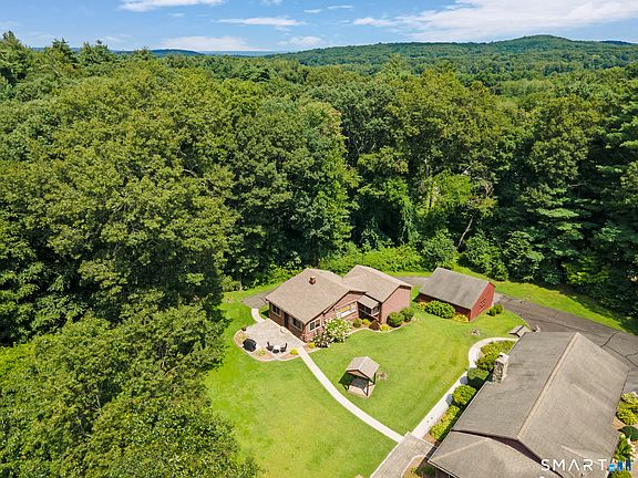 4th image of 6 Meadow Brook Road