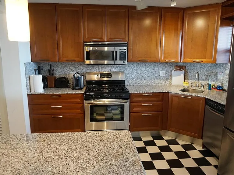 5900 Shore Blvd S #402 — Photo 8