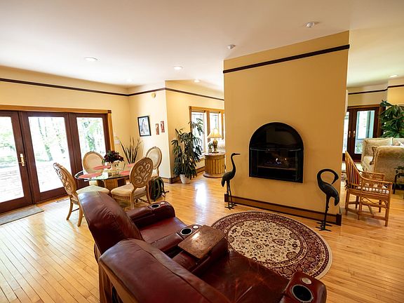 4th image of 1223 N Harbour Pointe Dr