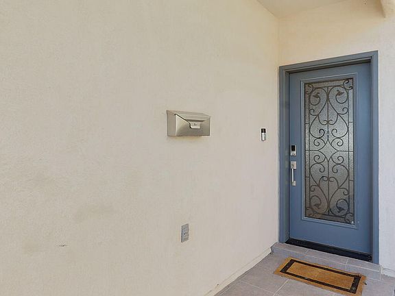 2nd image of 4525 Nashville Ave #B