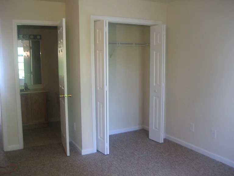 1021 Carlton Ave — Photo 6