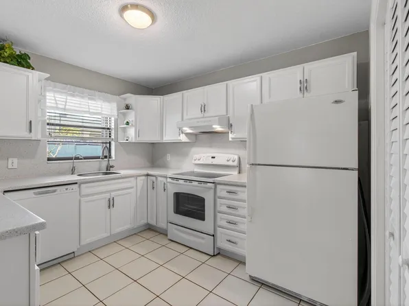 2285 Ida Way #30b, West Palm Beach, FL 33415