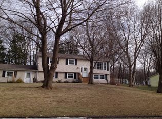 23 Merrall Dr, Clifton Park, NY 12065