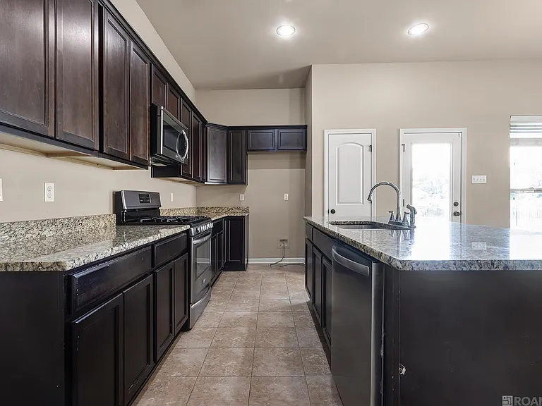 8671 Summer Grove Ave — Photo 10
