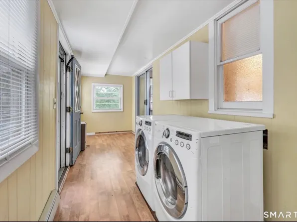 74 New St #2, Shelton, CT 06484