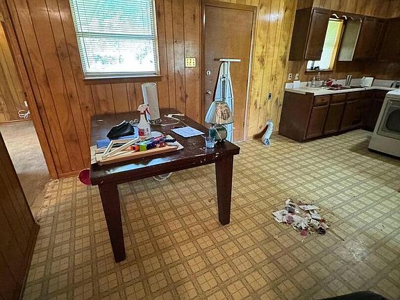 2nd image of 1112 san marcos
