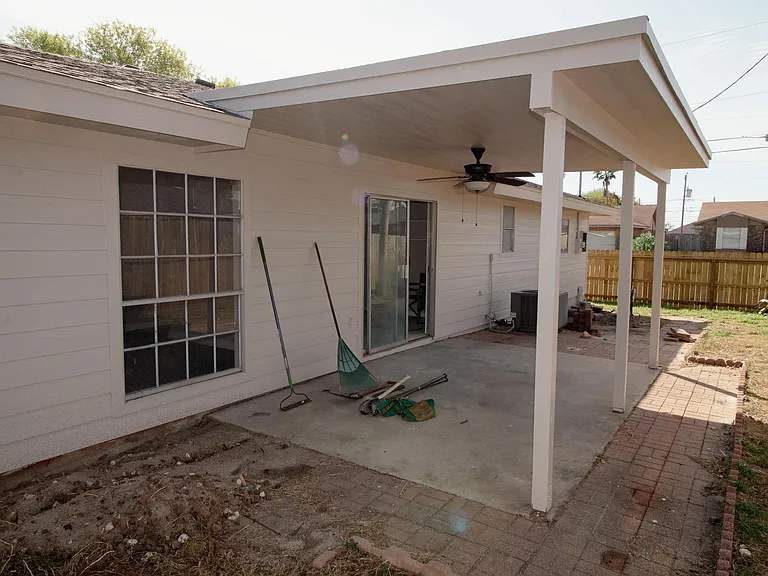 2245 Brighton Dr — Photo 32