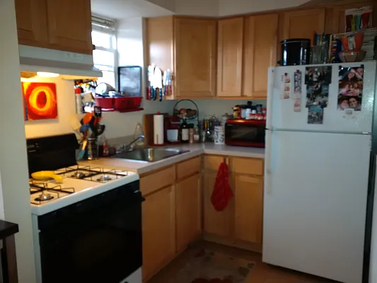 Rented by Halvatzis Realty | media 13