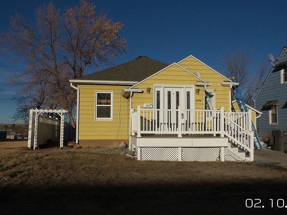1st image of 109 1st St S