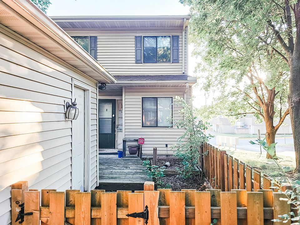 1st image of 207 Bridlewood Dr