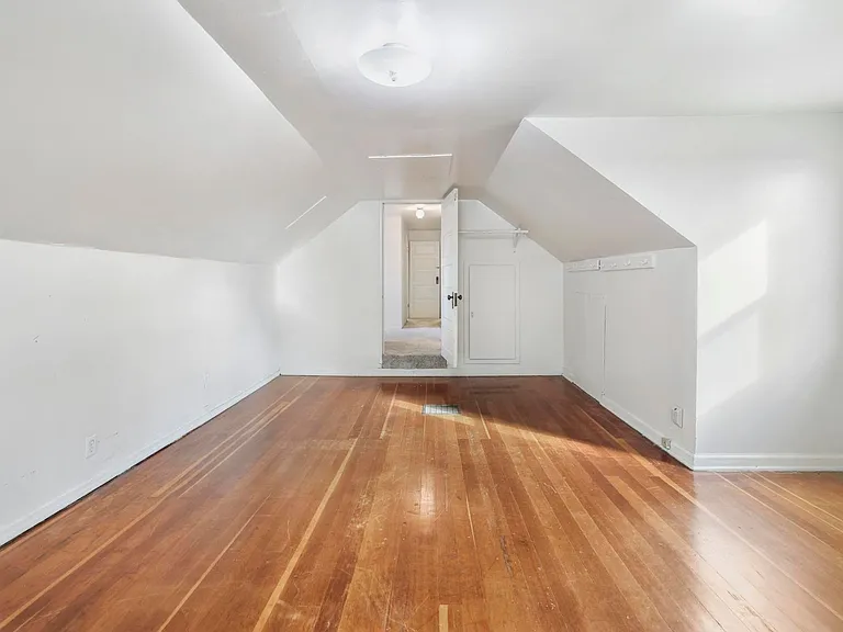 3321 Addison Ave E — Photo 34