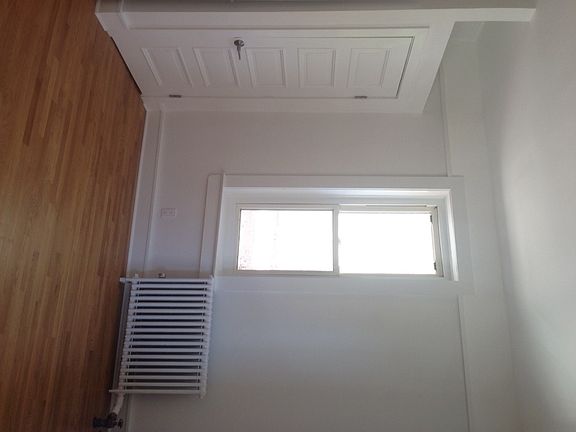 3rd image of 2122 Beekman Pl APT 2R