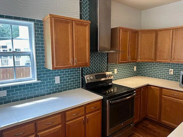 2565 Kentucky Derby Dr — Photo 13