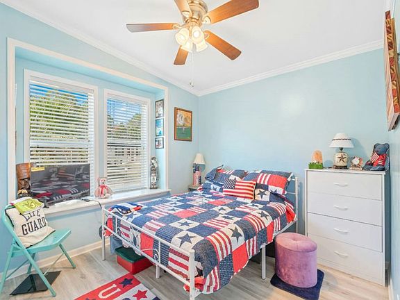 2nd image of 5832 Mora Pl