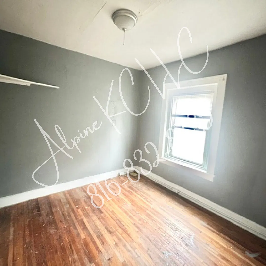 3 bed, 700 sqft, $795 — Photo 2