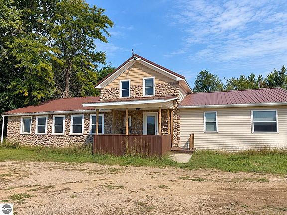 2nd image of 531 Truman Rd