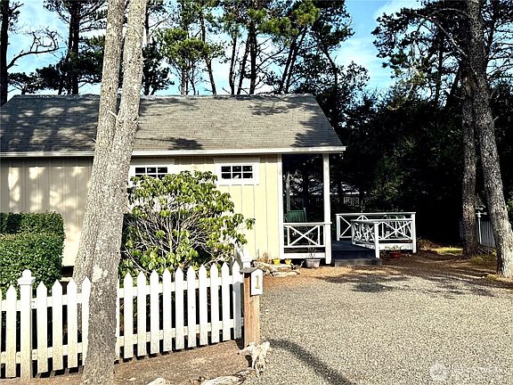 5th image of 20713 Pacific Way #1