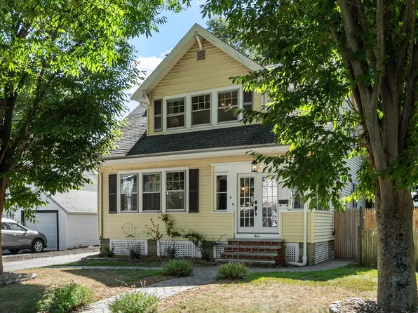 4 Stone Ave, Stoneham, MA 02180