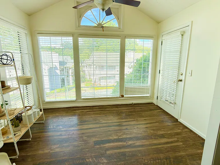 808 Olde Mill Ln — Photo 2