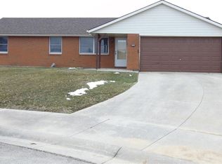 109 Canterbury Dr, Greenville, OH 45331