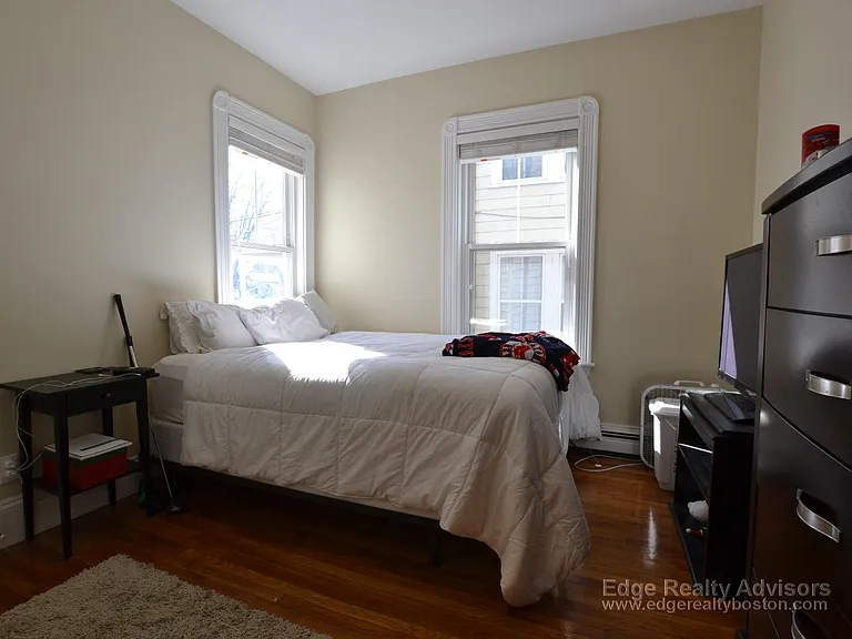 91 Surrey St — Photo 8