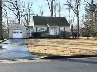 65 Orchard Rd, Middlesex, NJ 08846