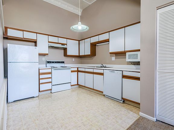 5th image of 415 N 41st Ave APT 202