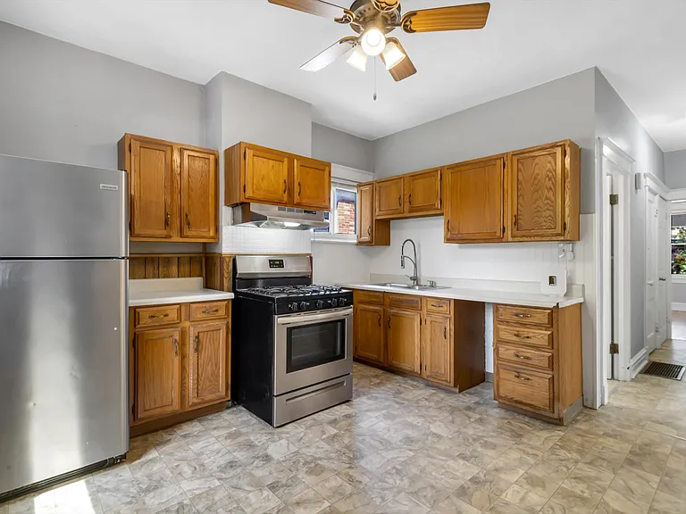 1223 Gruner Pl — Photo 28