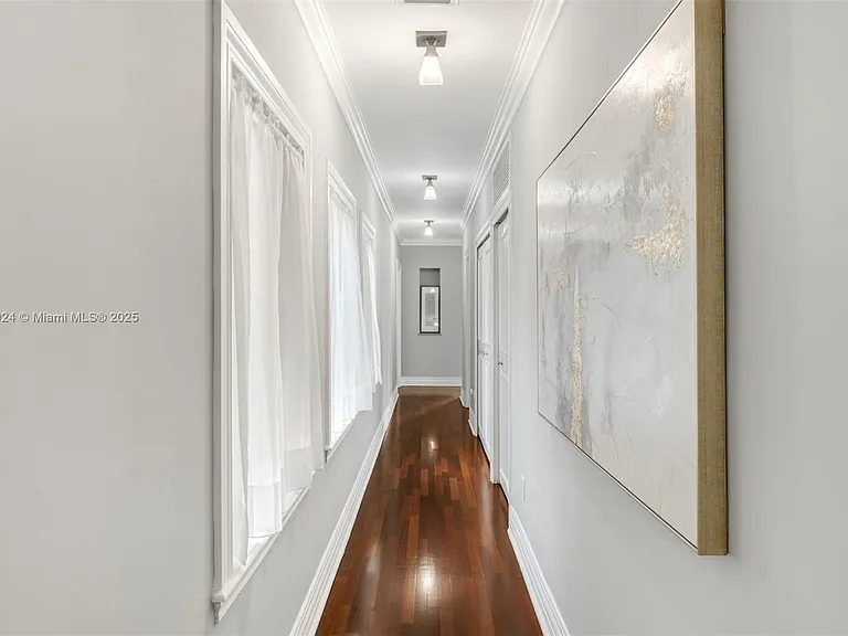 11 E Rivo Alto Dr — Photo 24