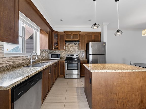 5th image of 7159 Stride Ave #203