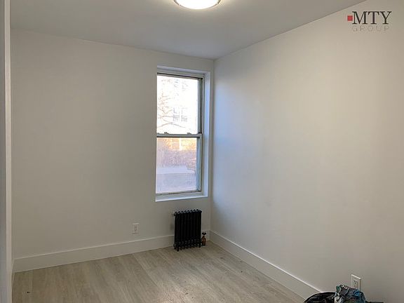 3rd image of 4811 45th St APT 5A