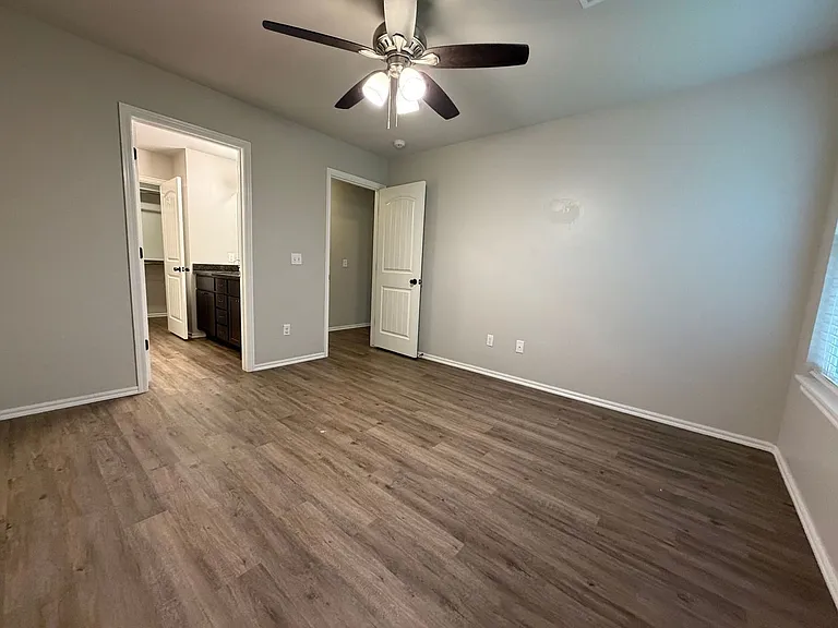 404 Chalk Hill Ct — Photo 30
