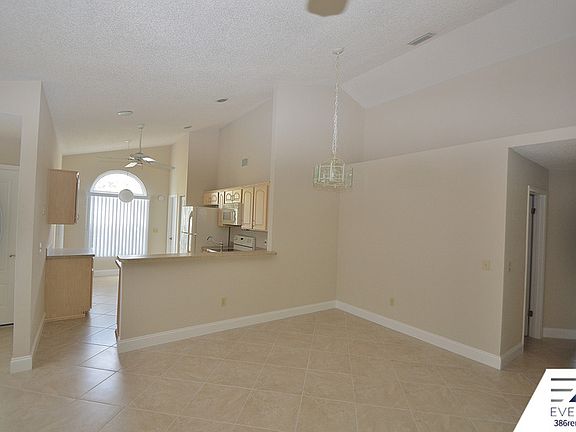 5th image of 17 Andover Dr
