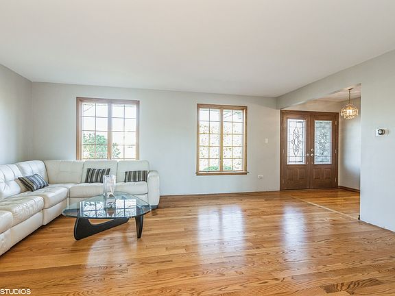 2nd image of 9801 W Somerset Ln