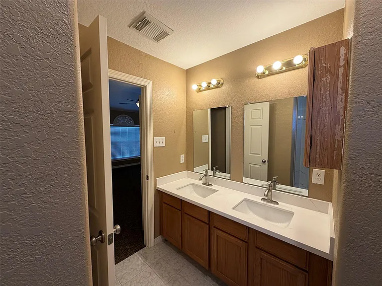 9110 Prairie Trails Dr — Photo 14