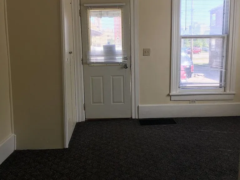 225 W Washington Ave — Photo 4