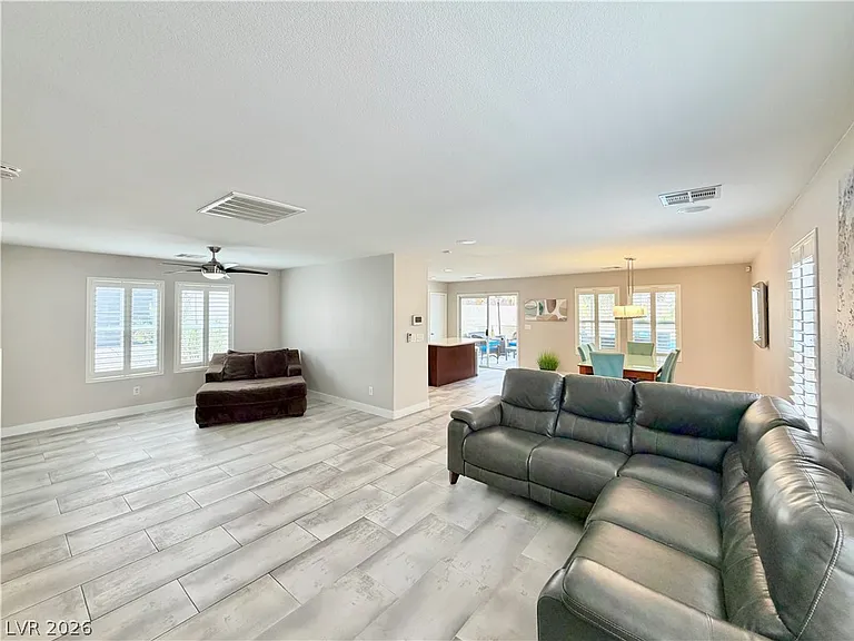 7449 Easingwold Dr — Photo 7