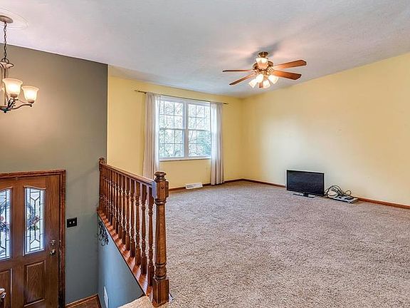 3rd image of 204 Brookston Dr