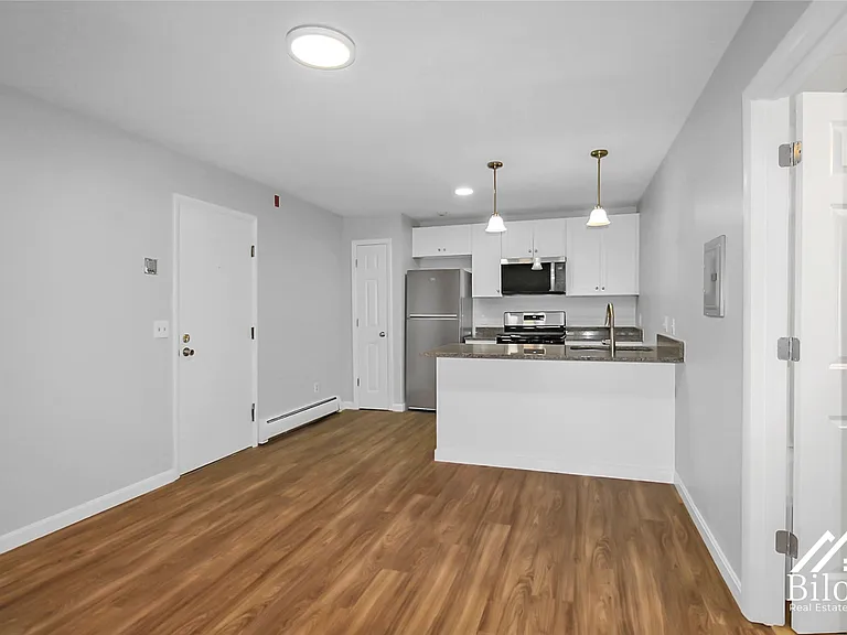 1250 South Broadway — Photo 26