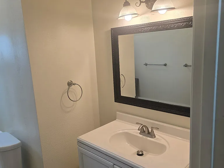 1005 W Cambridge Ave — Photo 12