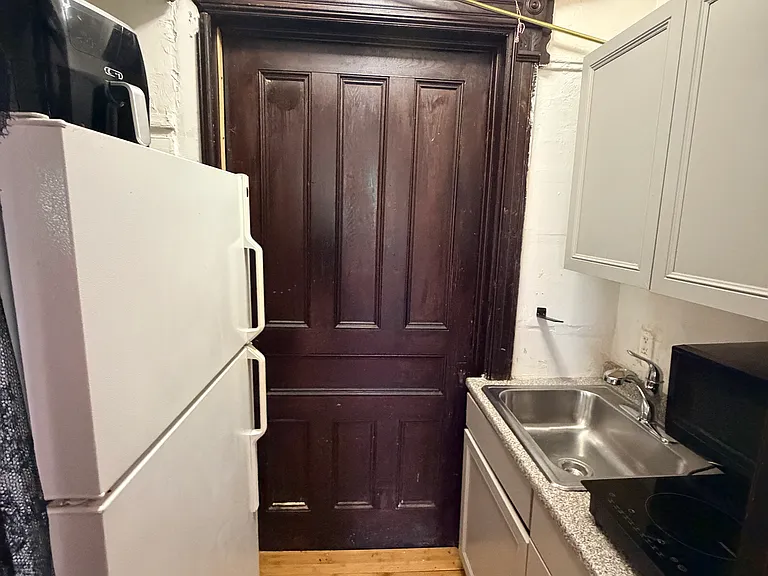 562 Macon St #3 — Photo 3