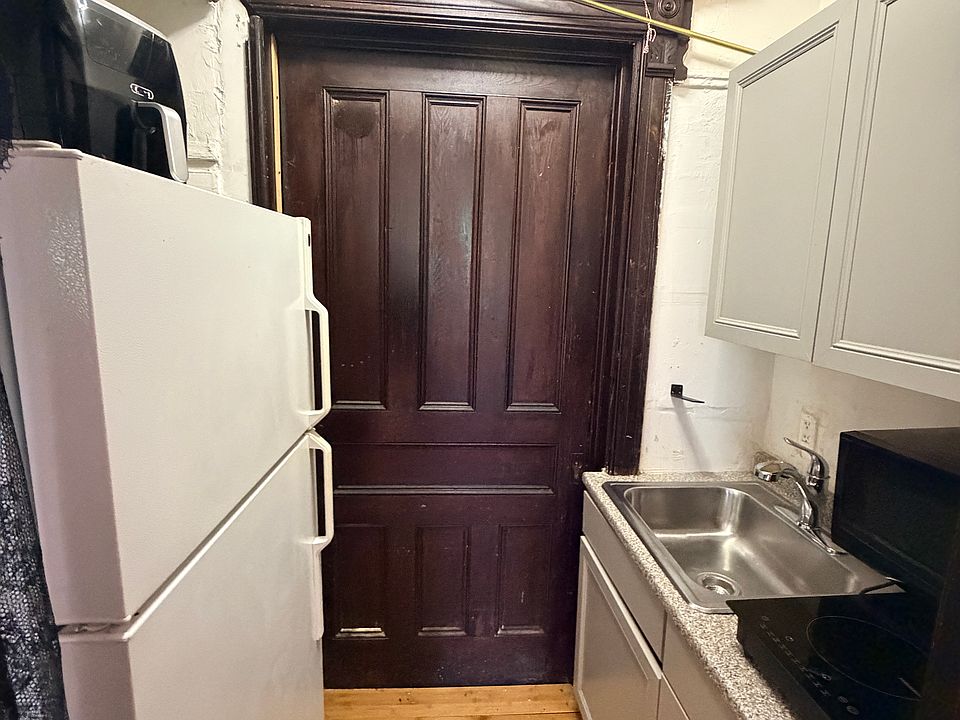 2nd image of 562 Macon St #3