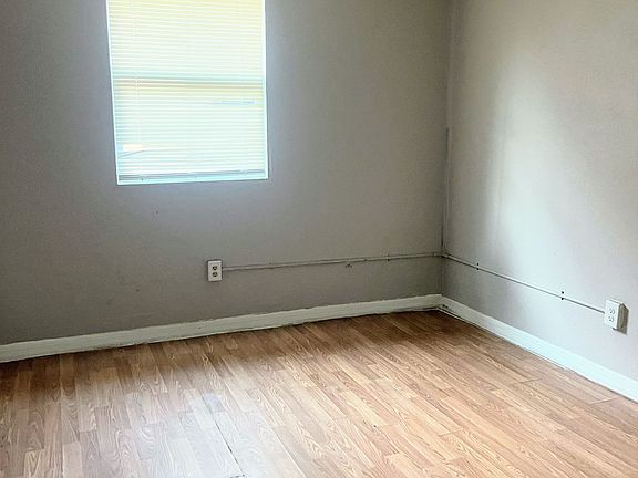 2nd image of 1102 W 10th St #1/2