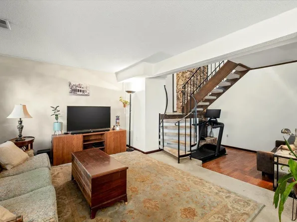5530 E Bavarian Pass, Minneapolis, MN 55432