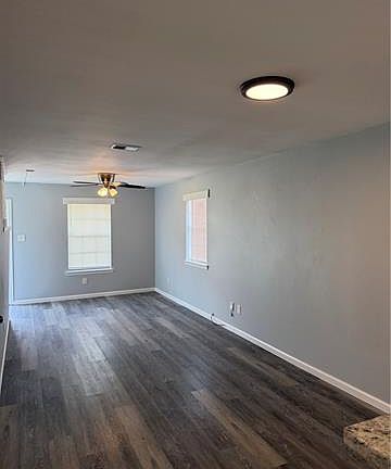 2nd image of 905 Aspen Ct APT A