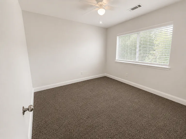 1705 Creekside Ave — Photo 17
