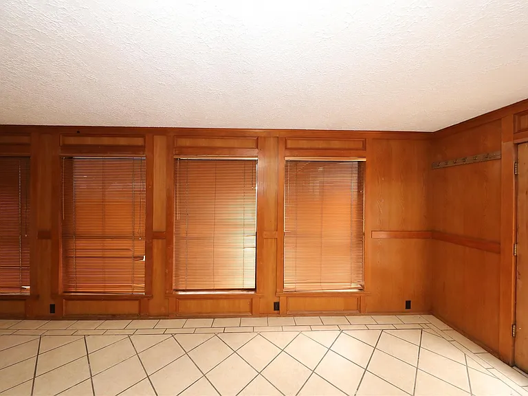 8519 Leader St — Photo 24