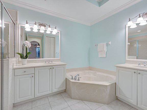 2nd image of 1355 Mariposa Cir #6202