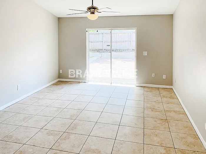 424 S Candler Ave — Photo 9